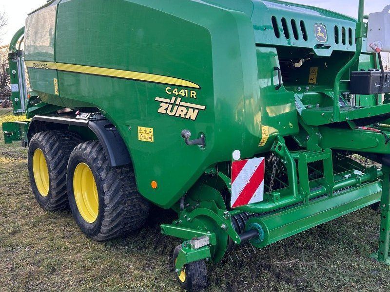 John Deere C441R