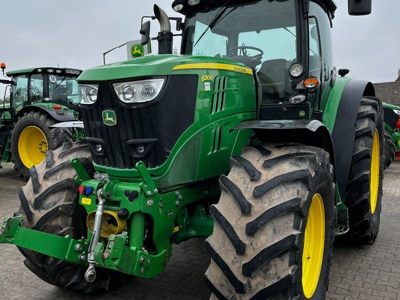 John Deere 6210R