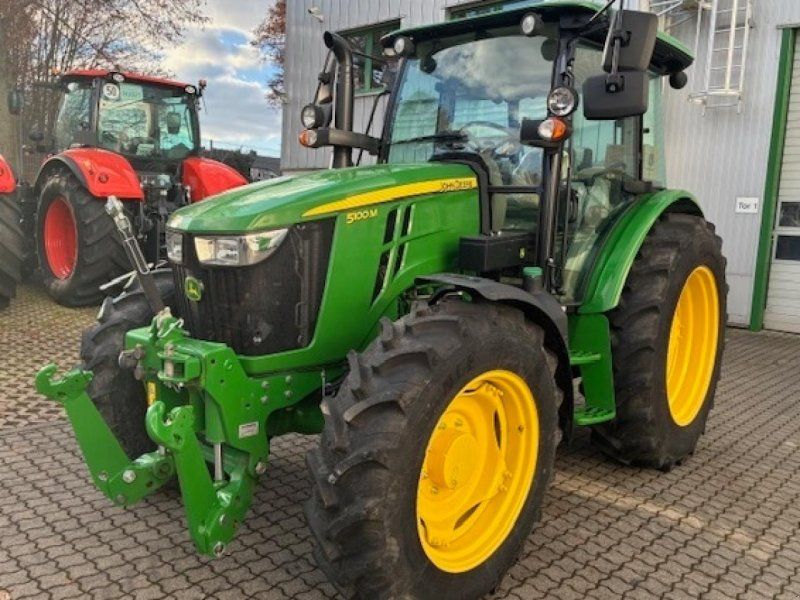 John Deere 5100M 32V16R POWRREVERSER