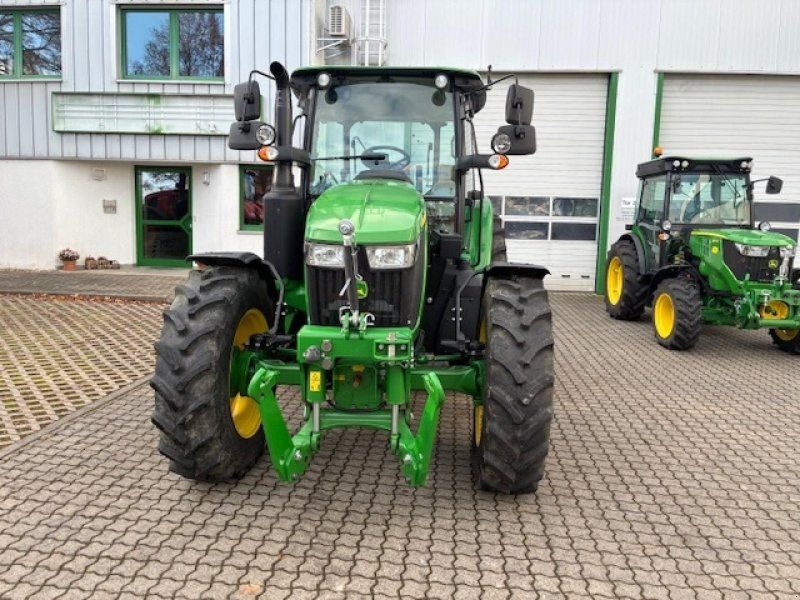 John Deere 5100M 32V16R POWRREVERSER