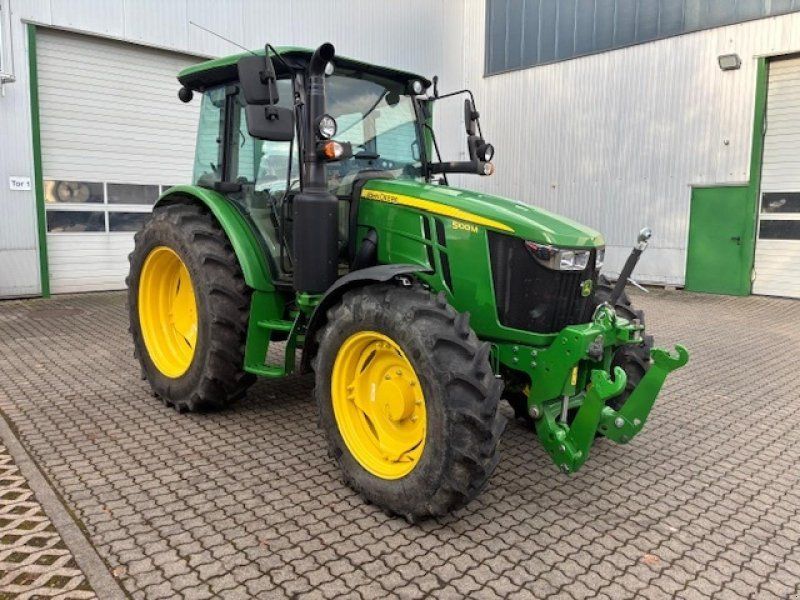 John Deere 5100M 32V16R POWRREVERSER