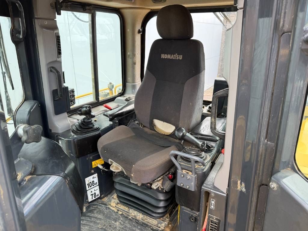 Komatsu D65PXi-18 - Backup Camera / Airco / CE + EPA