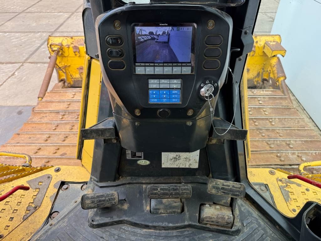 Komatsu D65PXi-18 - Backup Camera / Airco / CE + EPA