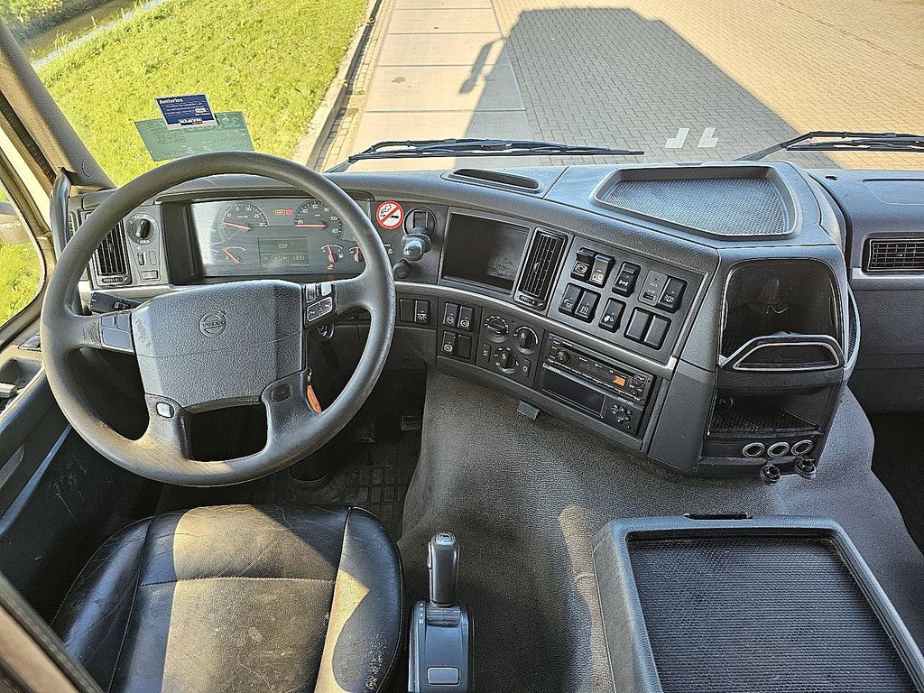 VOLVO FM 13.420 live stock animals