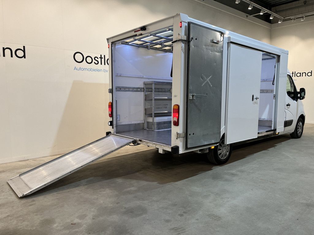 Renault Master 2.3 dCi 130 PK Bakwagen / Oprijplaat / Meubelbak / Euro 6 / Airco / Cruise Control / Camera / Navigatie