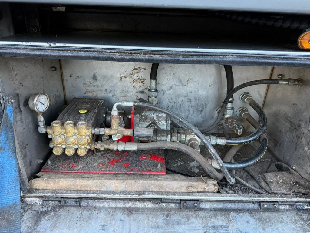 Kraker 92m3 Cargo floor 5 year old! Liftas Afstandsbediening APK/TUV 18-09-2026