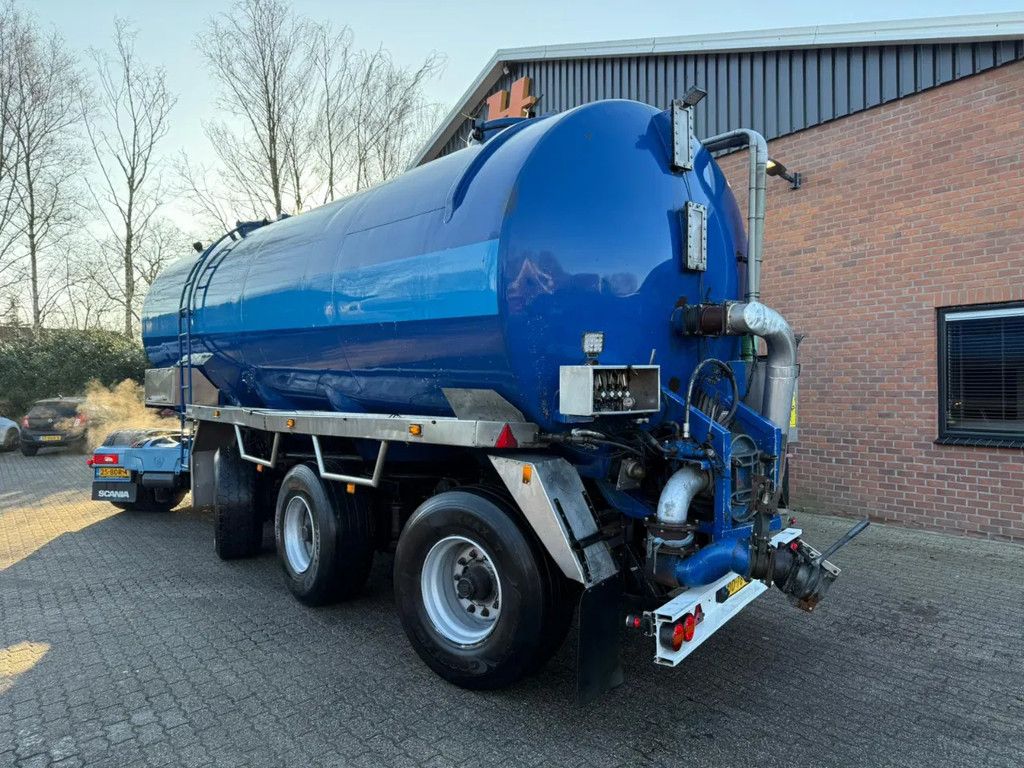 Vlastuin 36m3 Mestoplegger 2x Stuuras Eisele pomp