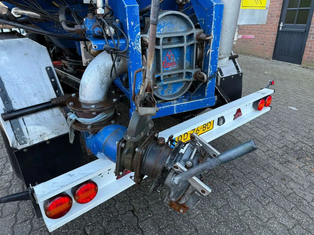 Vlastuin 36m3 Mestoplegger 2x Stuuras Eisele pomp