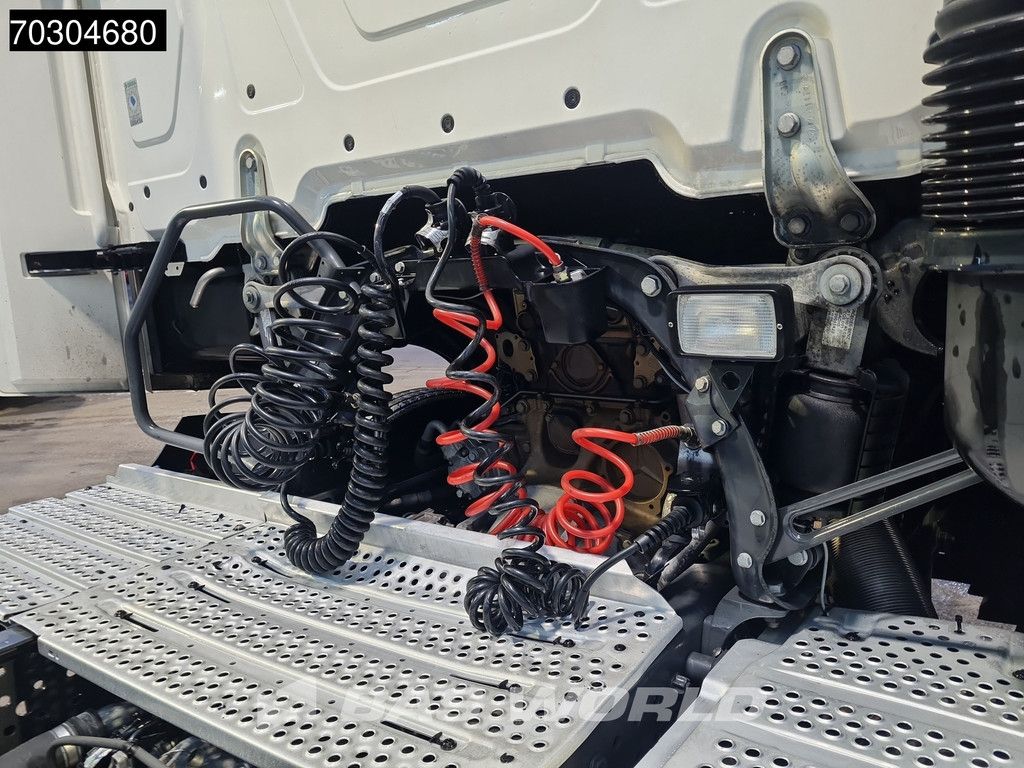 Mercedes Actros 1845 4X2 GigaSpace Retarder MirrorCam Navi Euro 6