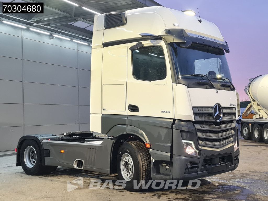 Mercedes Actros 1845 4X2 GigaSpace Retarder MirrorCam Navi Euro 6