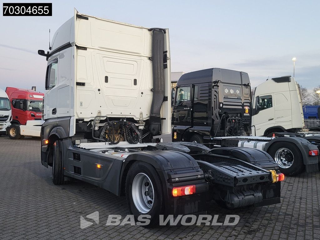 Mercedes Actros 1845 4X2 GigaSpace Retarder MirrorCam Navi Euro 6