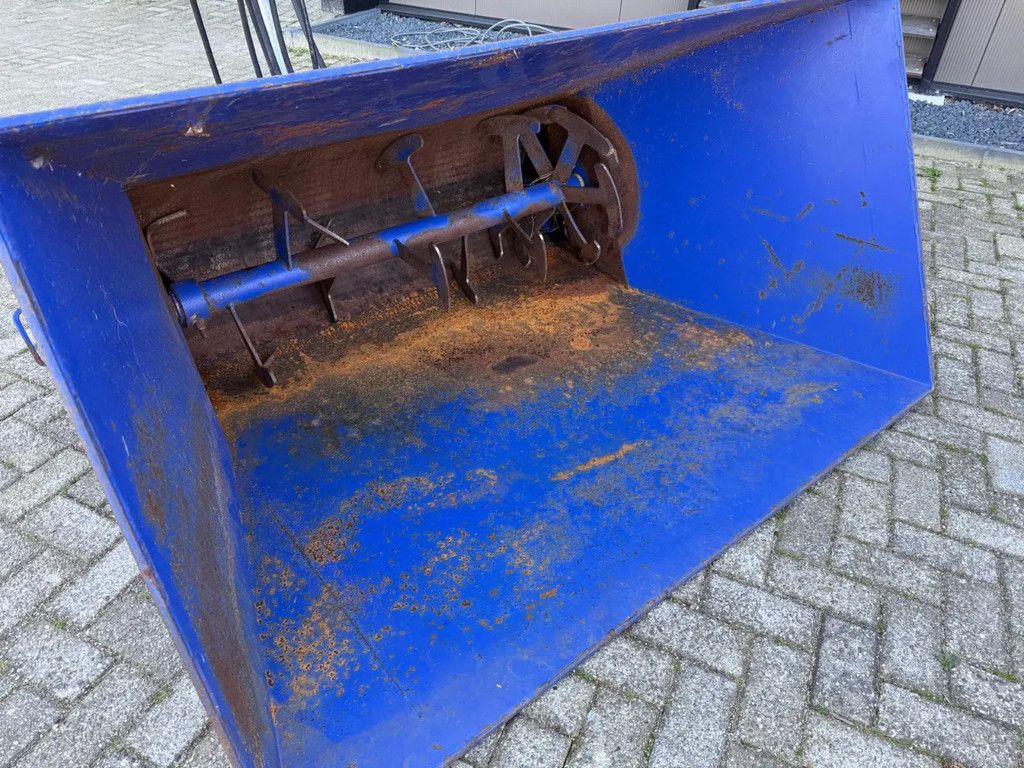 AP DETECH 1800 T instrooibak Zaagselstrooier Instrooimachine Zaagsel DETECH 1800 T instrooibak Zaagselstrooier Instrooimachine Zaagsel