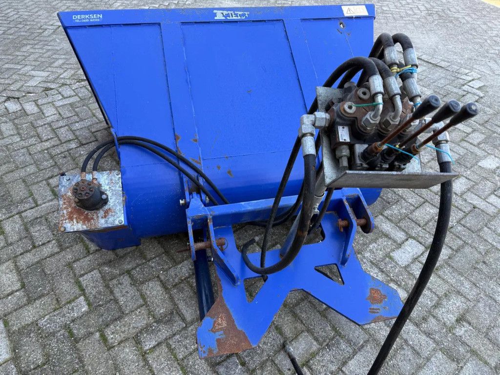 AP DETECH 1800 T instrooibak Zaagselstrooier Instrooimachine Zaagsel DETECH 1800 T instrooibak Zaagselstrooier Instrooimachine Zaagsel