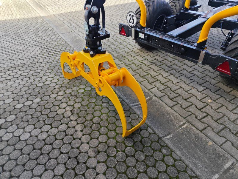 Country 70S 670 Kran Rückwagen