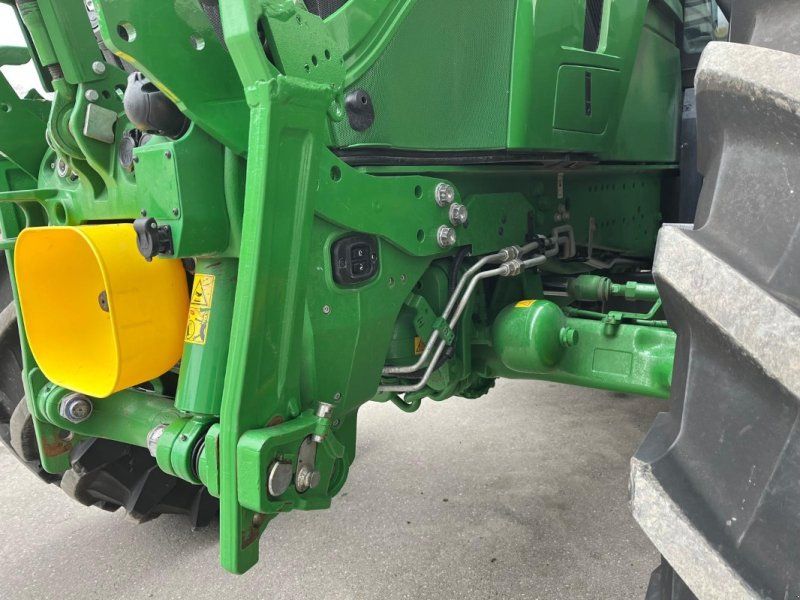 John Deere 6R195
