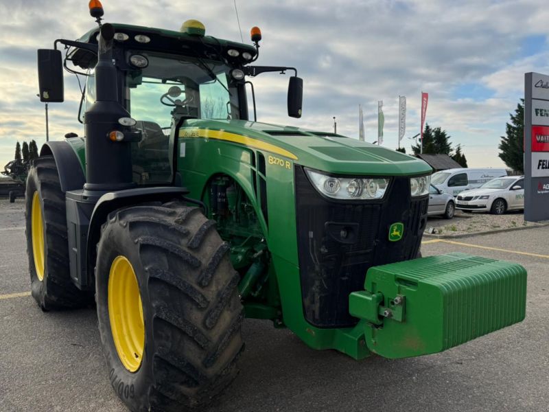 John Deere 8270R