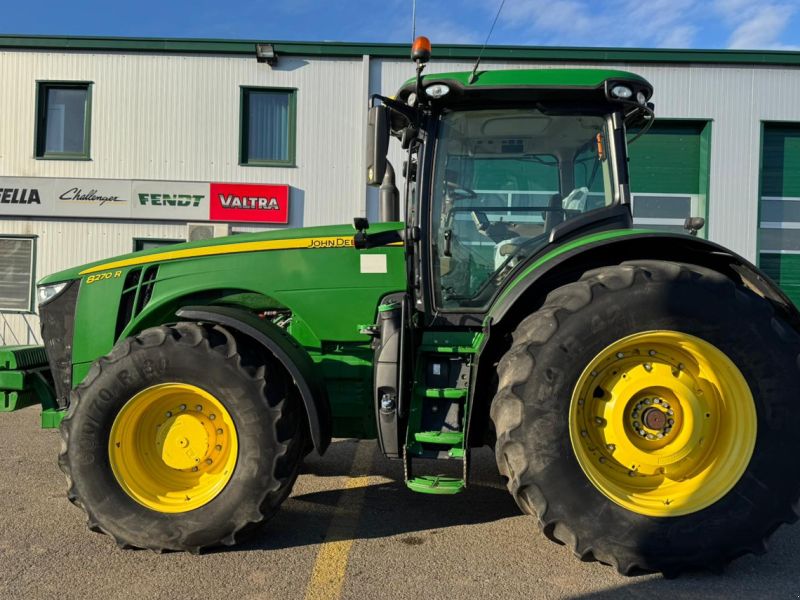 John Deere 8270R
