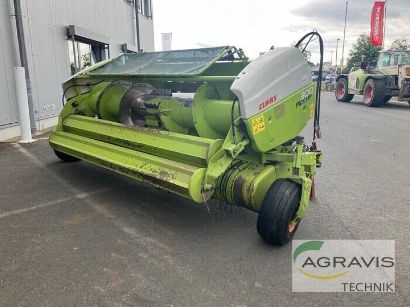 Claas PICK UP 300 PRO T