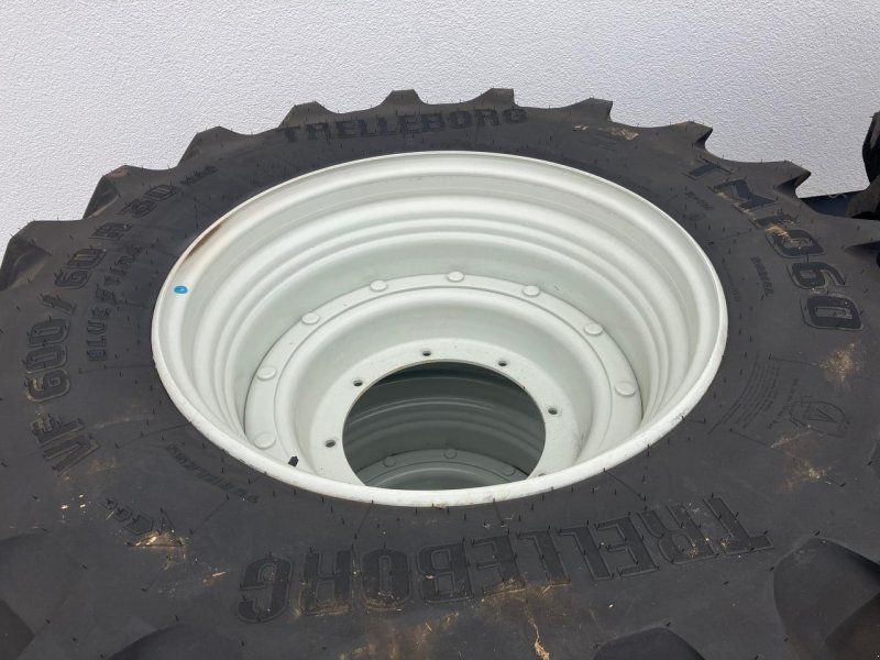 Trelleborg 600/60R30 u. 710/60R42 TM 1060