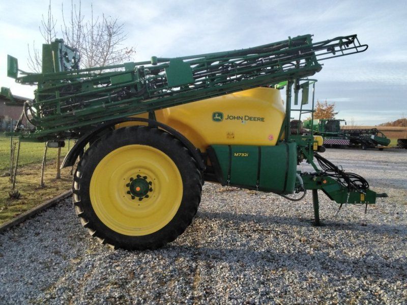 John Deere M732i