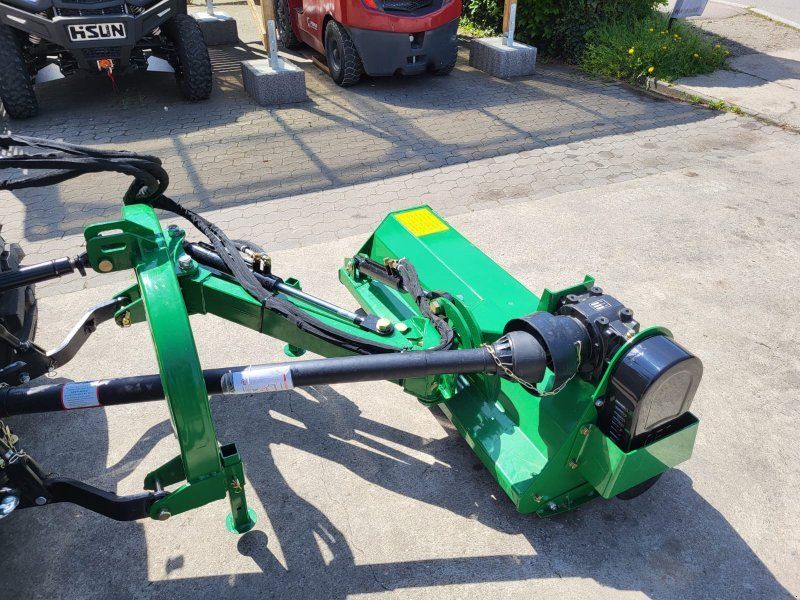 Solis 26 9+9 mit Ausliegemulcher 125cm + Industriereifen + Straßenzula