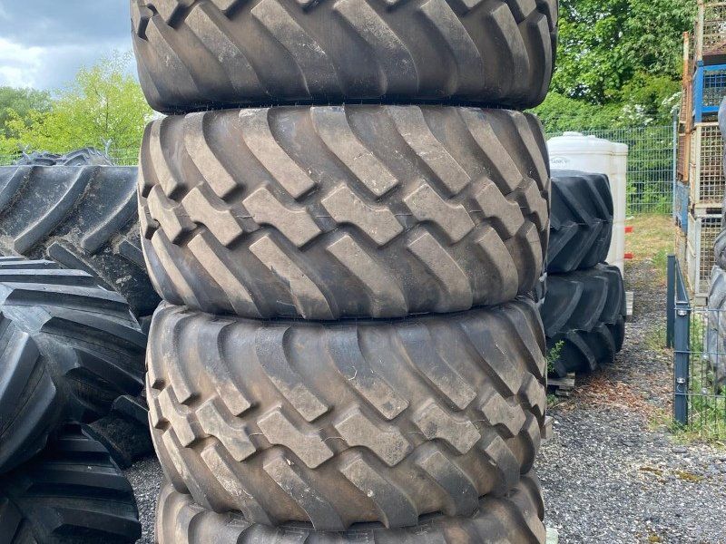 BKT 4 x 560/60R22.5 incl. Felgen