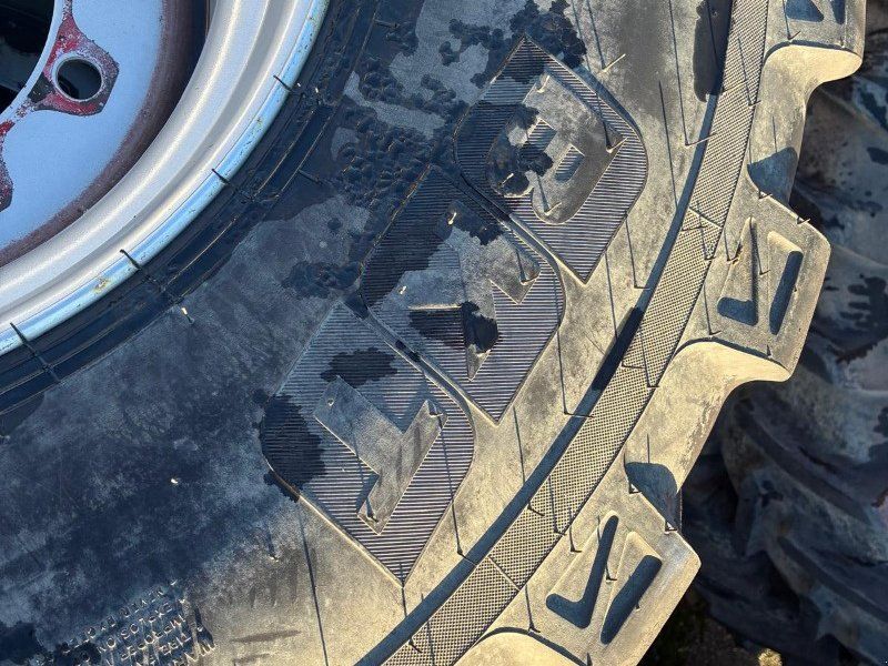 BKT 4 x 560/60R22.5 incl. Felgen