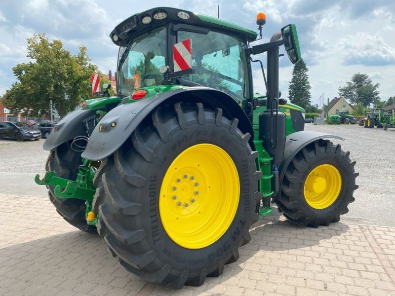 John Deere 6R 215