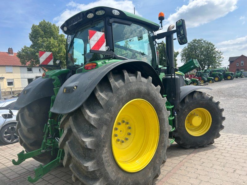 John Deere 6R 195