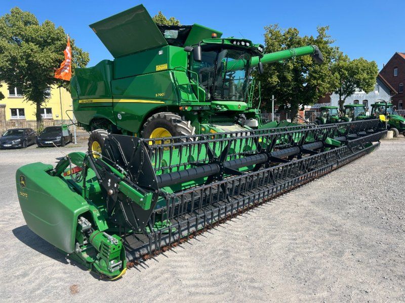 John Deere S790