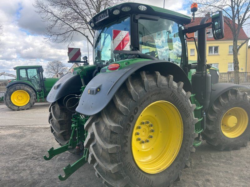John Deere 6R215