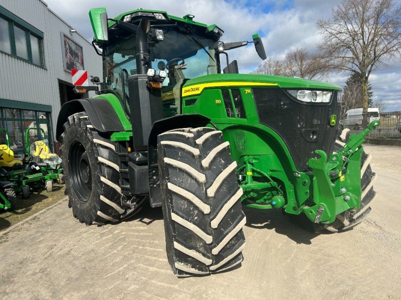 John Deere 7R310