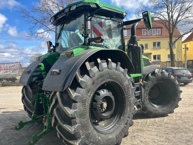 John Deere 7R310