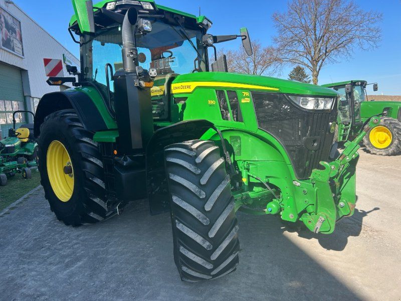 John Deere 7R330