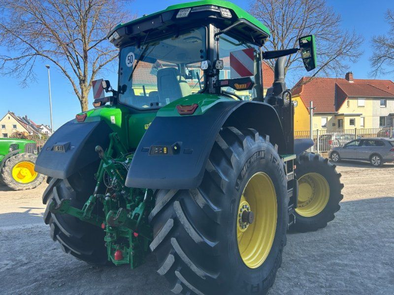 John Deere 7R330