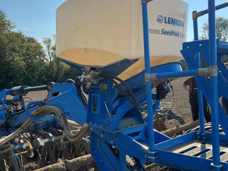 Lemken SeedHub 5/500 Zwischenfruchtstreuer