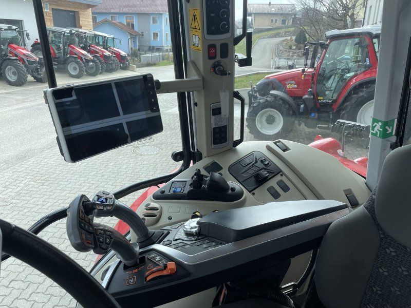 Massey Ferguson 5S.115 Dyna-6 Exclusive