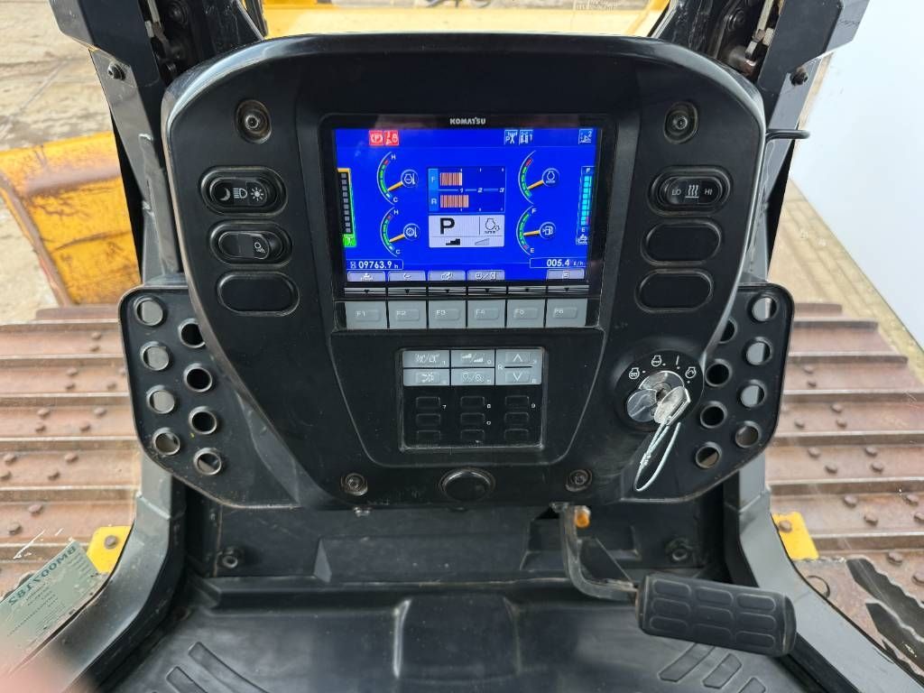 Komatsu D61PX-24 - 6-Way Blade / Ripper Valve / Camera