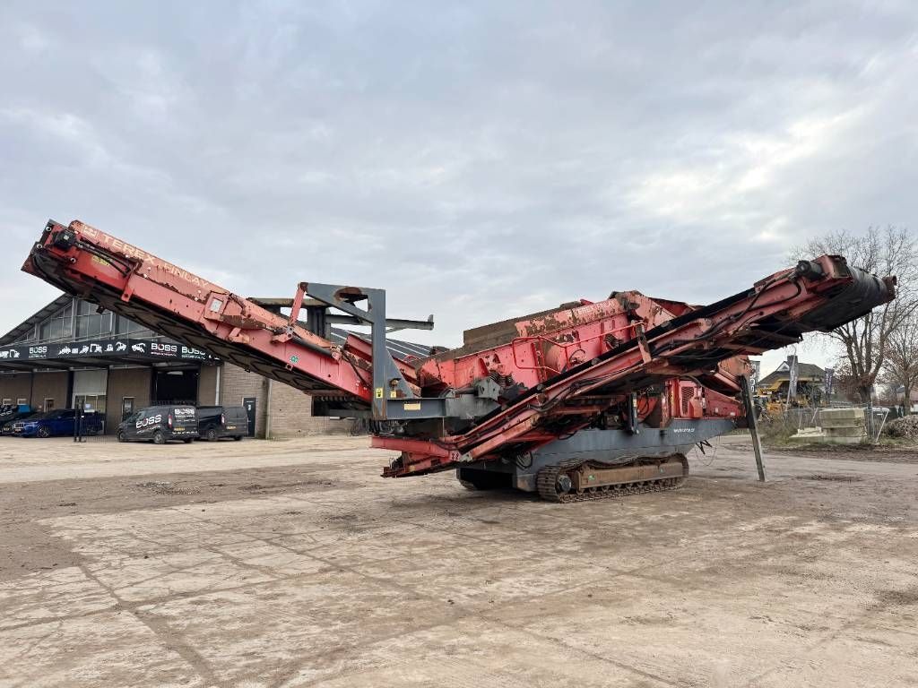 Terex Finlay 883 - Deutz Engine / 2 Side Conveyor