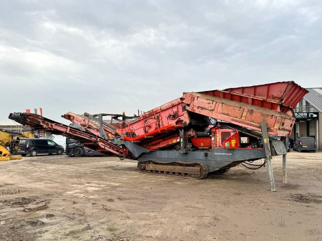 Terex Finlay 883 - Deutz Engine / 2 Side Conveyor