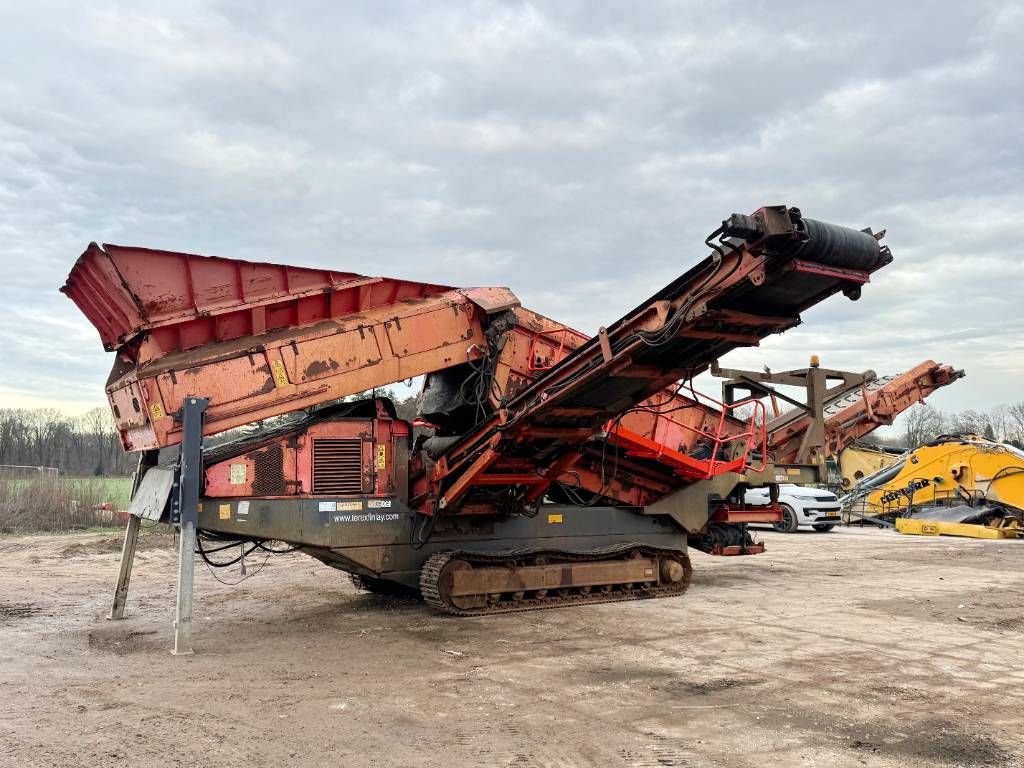 Terex Finlay 883 - Deutz Engine / 2 Side Conveyor