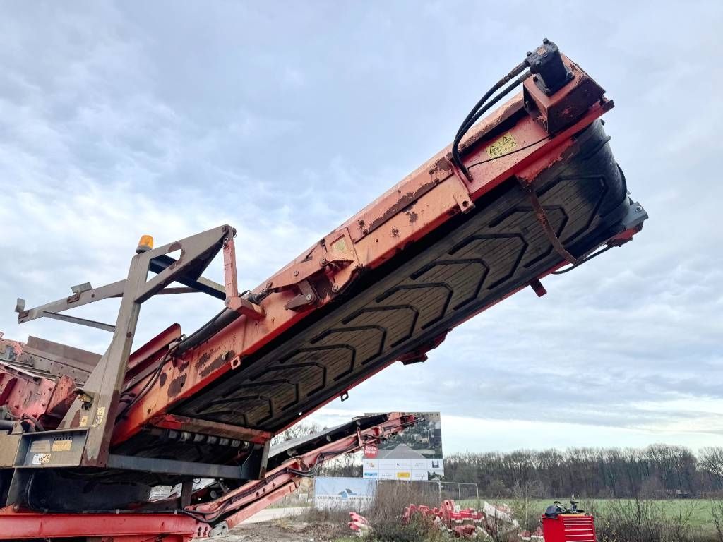 Terex Finlay 883 - Deutz Engine / 2 Side Conveyor