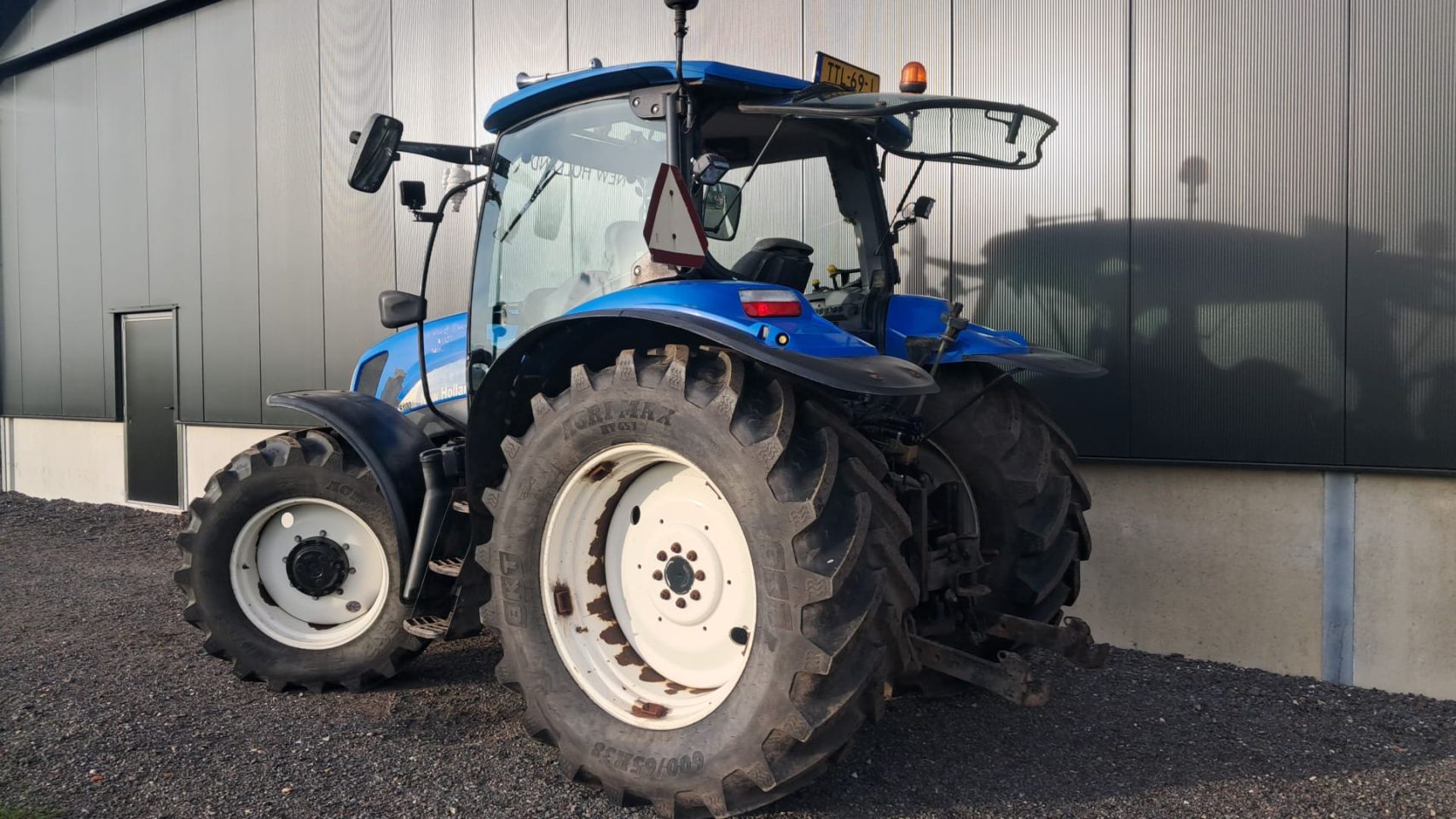 New Holland TSA 100