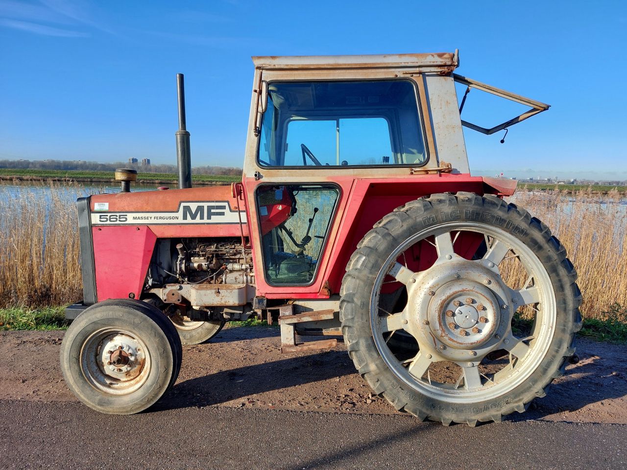 Massey Ferguson 565 met KRUIP versnelling