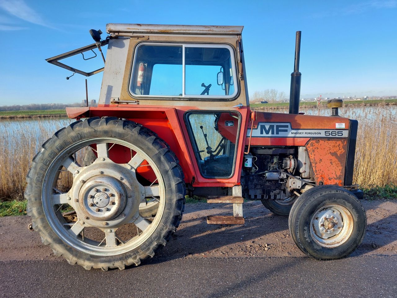 Massey Ferguson 565 met KRUIP versnelling