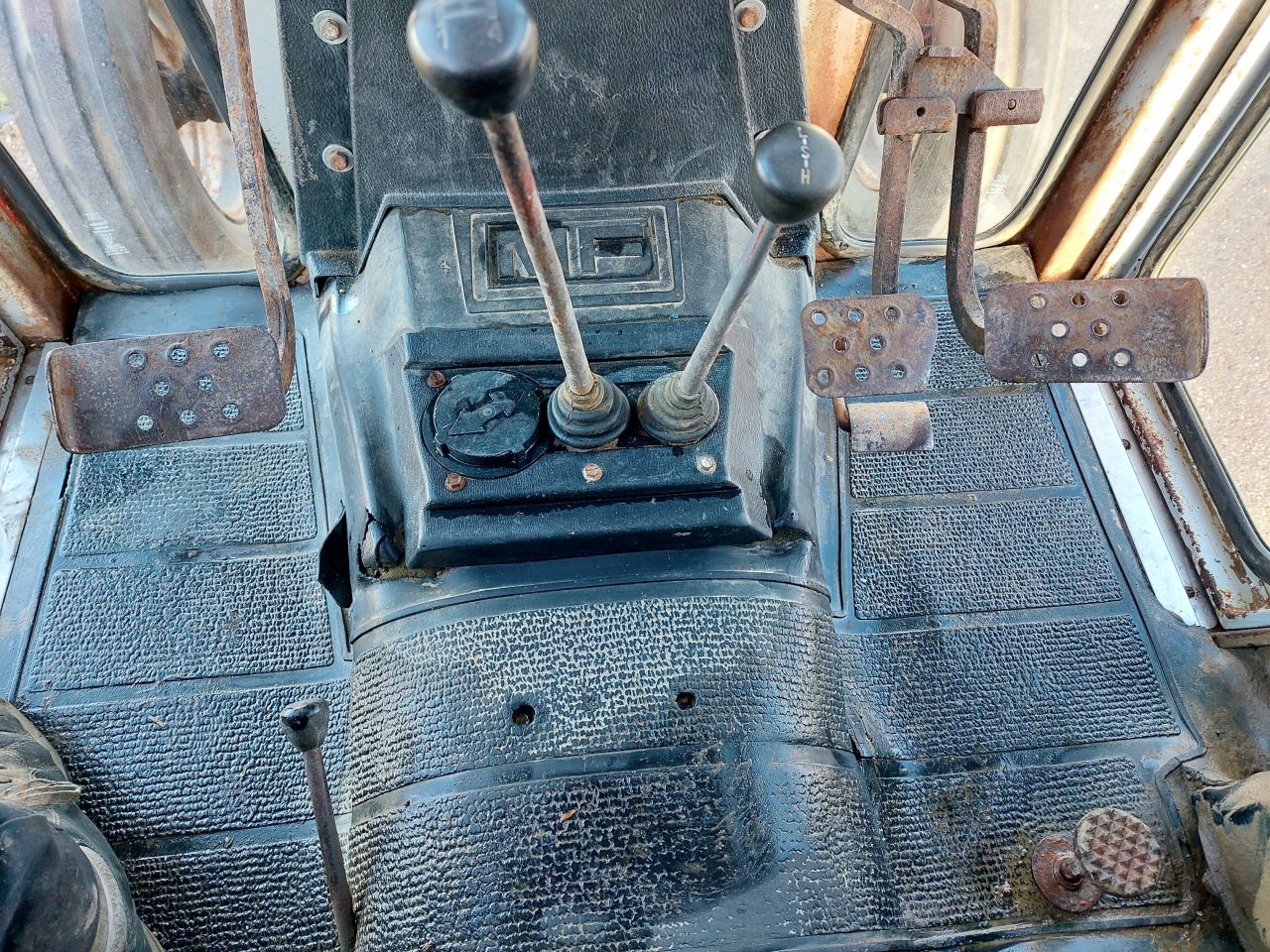 Massey Ferguson 565 met KRUIP versnelling