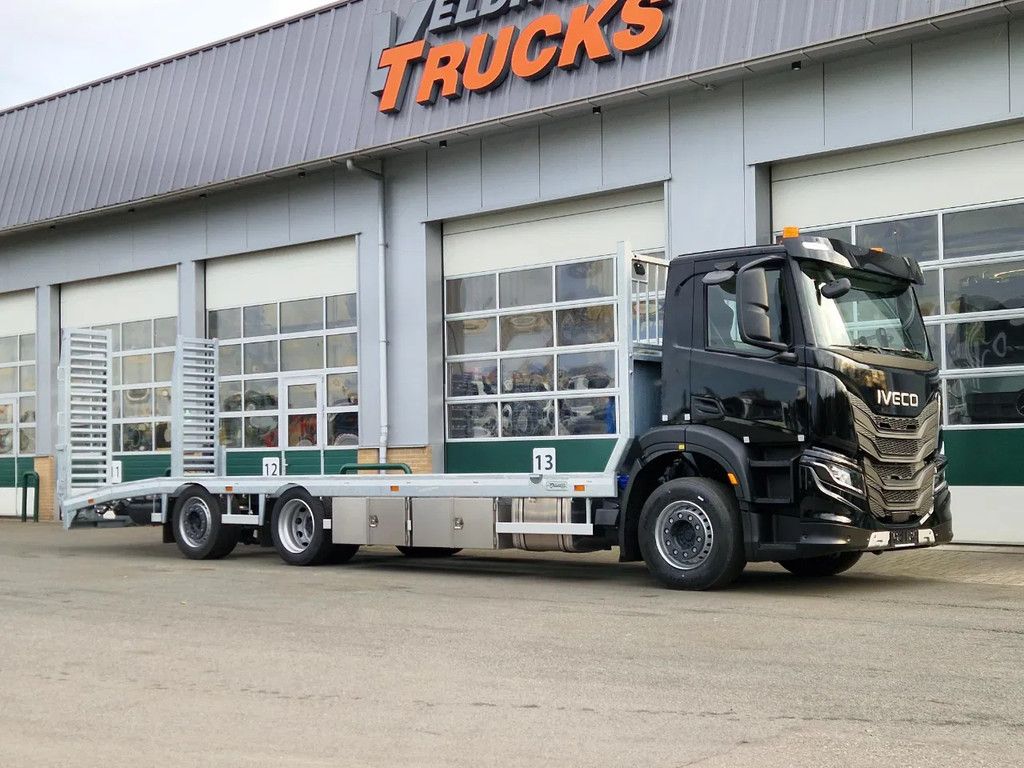 Iveco 31,5-tons Oprij S-Way 9,0 m. Veldhuizen