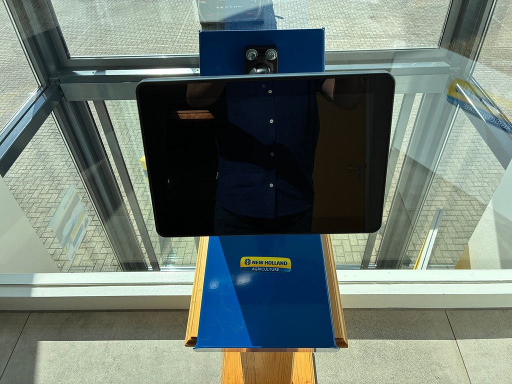 Trimble XCN 2050 + Nav III + AG25 + TM200 GPS Systeem