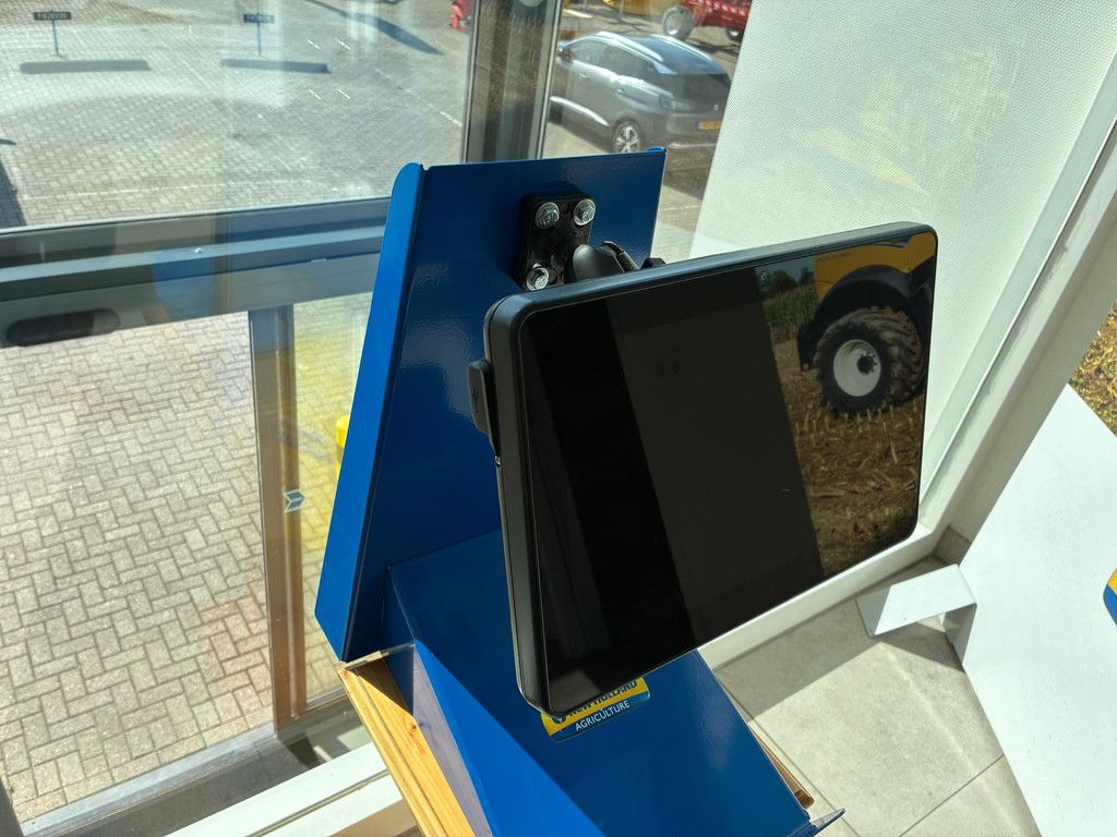 Trimble XCN 2050 + Nav III + AG25 + TM200 GPS Systeem