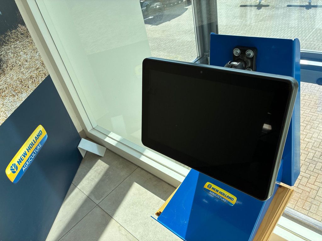 Trimble XCN 2050 + Nav III + AG25 + TM200 GPS Systeem